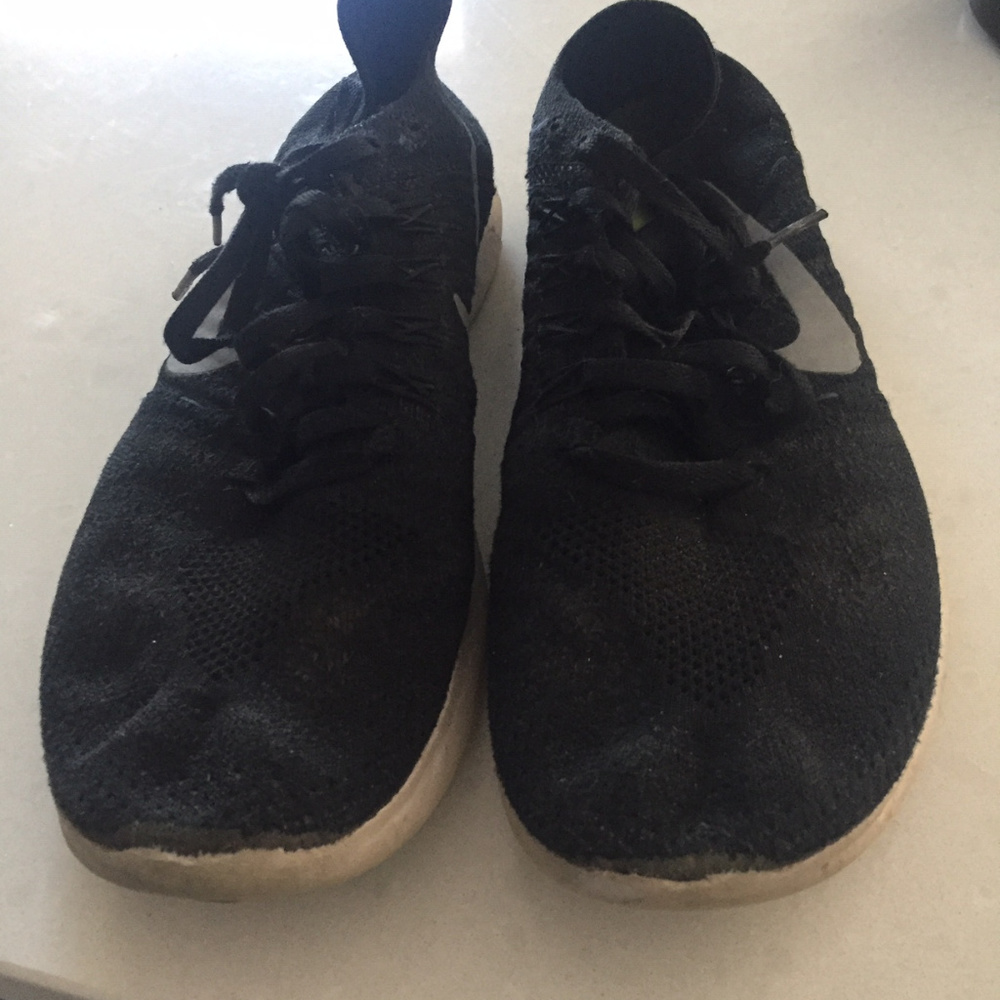 Nike kids' flyknit athletic shoes--$5 SALE! - Picture 5 of 5